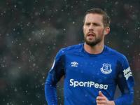 开云注册送彩金 -重要助攻引发热议！阿扎伦卡在利物浦比赛中出色发挥引发球迷热议